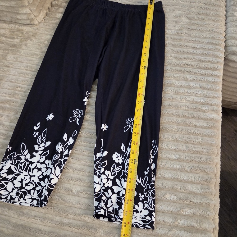 Women Large Crop Pants Black White Floral Printed Elastic Waist Casual - Picture 5 of 7